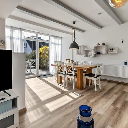 Deich Hus Busumer Deichhausen